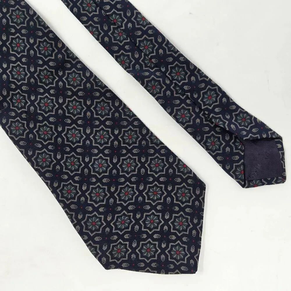 HARDY AMIES ENGLAND SILK TIE NAVY BLUE TAN BAROQUE GEOMETRIC SMOOTH 3.5" X 55"